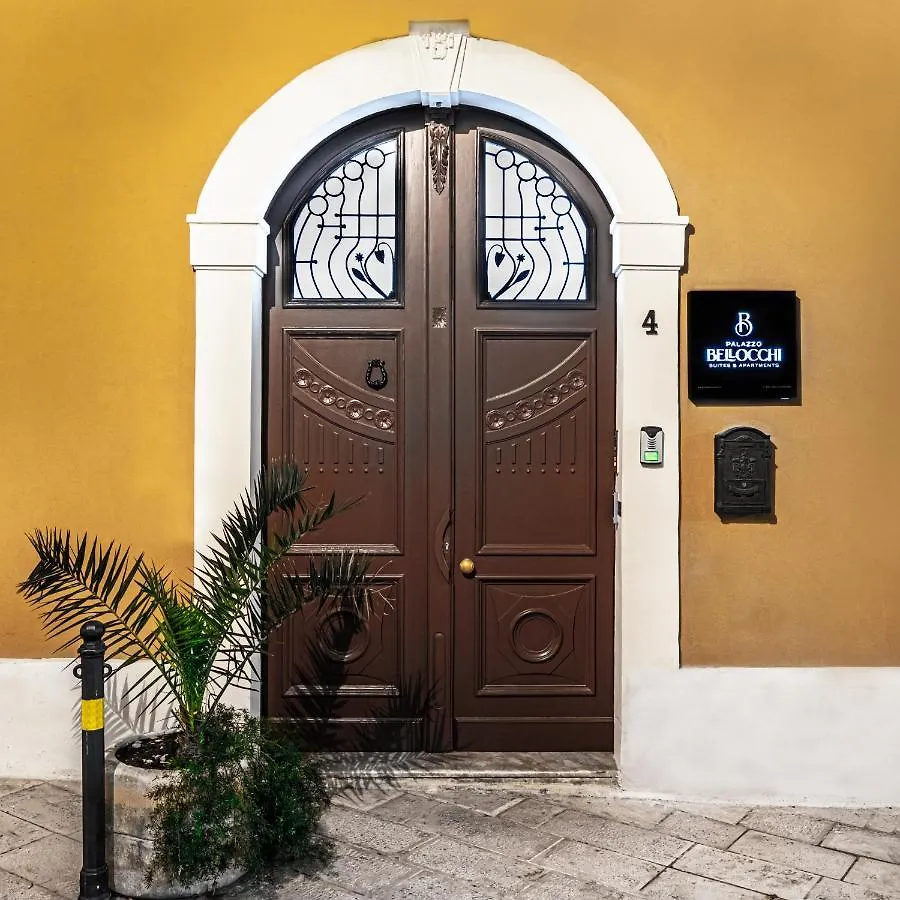 Alojamento de Acomodação e Pequeno-almoço Palazzo Bellocchi - Suites & Apartments Brindisi Itália